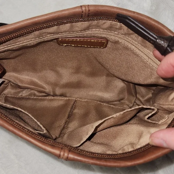 EUC The Sak Iris Demi Leather Crossbody Clutch Bag - Picture 6 of 7